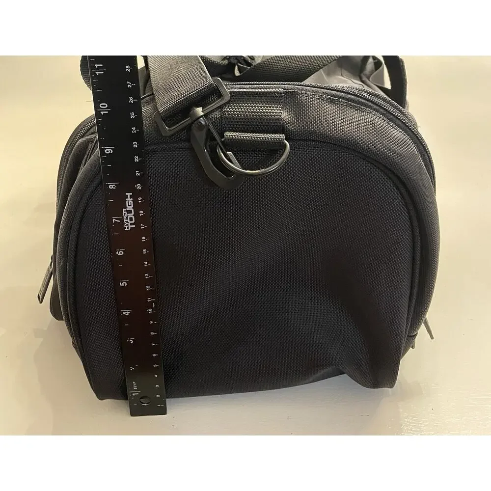 SIGG Swiss Luggage Duffle Travel Bag Heavy Construction Clean Good Zippers Black